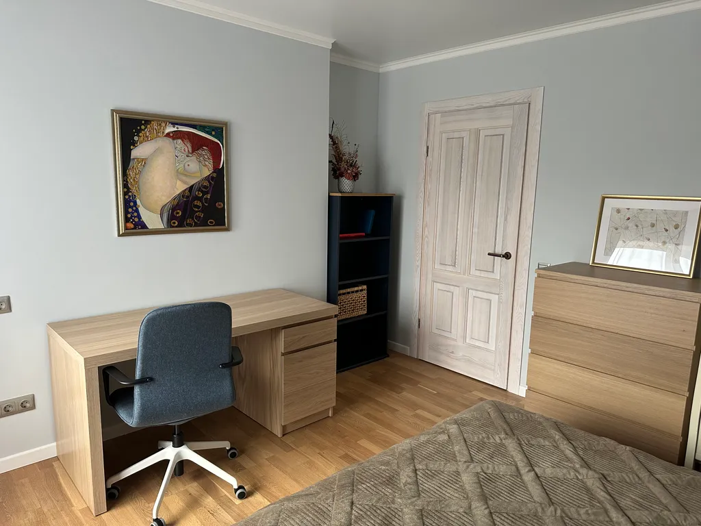 Двухуровневая квартира с 3 спальнями в частном доме