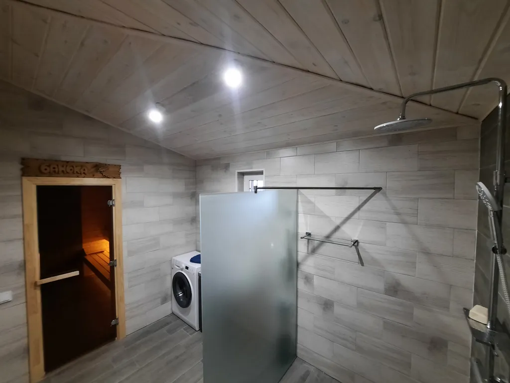 Дом с баней на дровах и камином у пяти озер