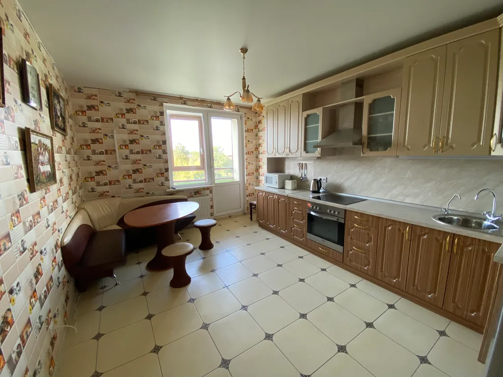 Просторная 3-комнатная квартира в центре. Новый ЖК. Установлен БОЙЛЕР.