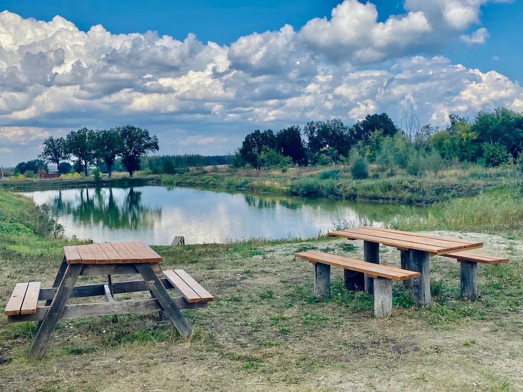 Бревенчатый 2-х этажный коттедж