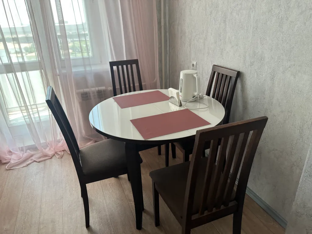 Уютная квартира с отличным видом на Иртыш