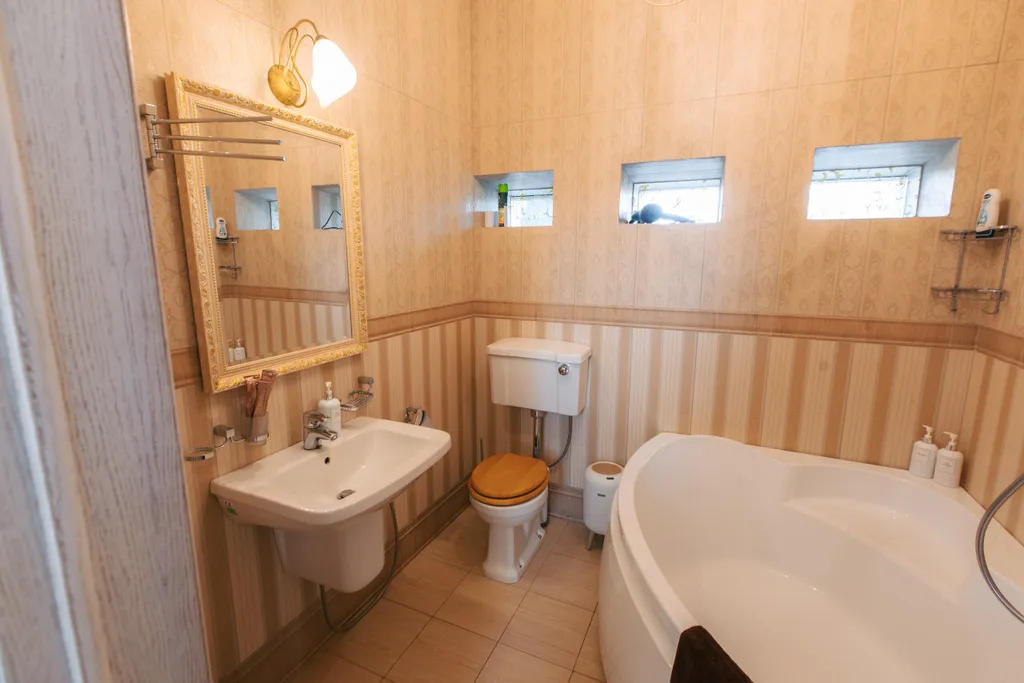 Современный дом в тихом месте