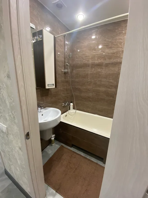 Уютная квартира вокруг лес, недалеко от госпиталя имени Вишневского