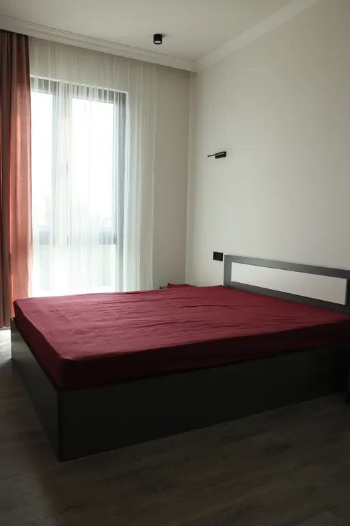 Солнечный 2-комнатный лофт с балконом у Французского университета