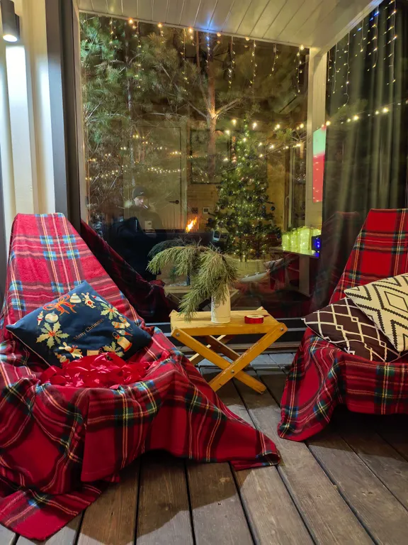 Домик, чан, баня в сосновом лесу, закрытая территория