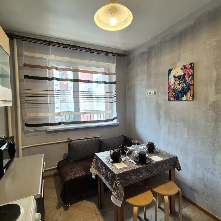 Хорошая квартира в новостройке с тремя раздельными местами