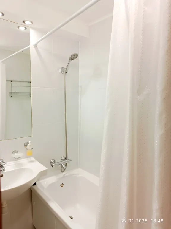 Квартира Уютная квартира в центре с кроватью люкс — Калининград