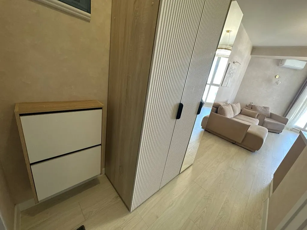 Апартамент с бассейном у моря