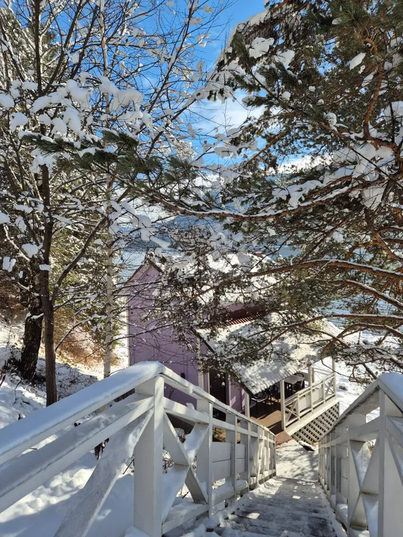 Дом Прованс на берегу озера