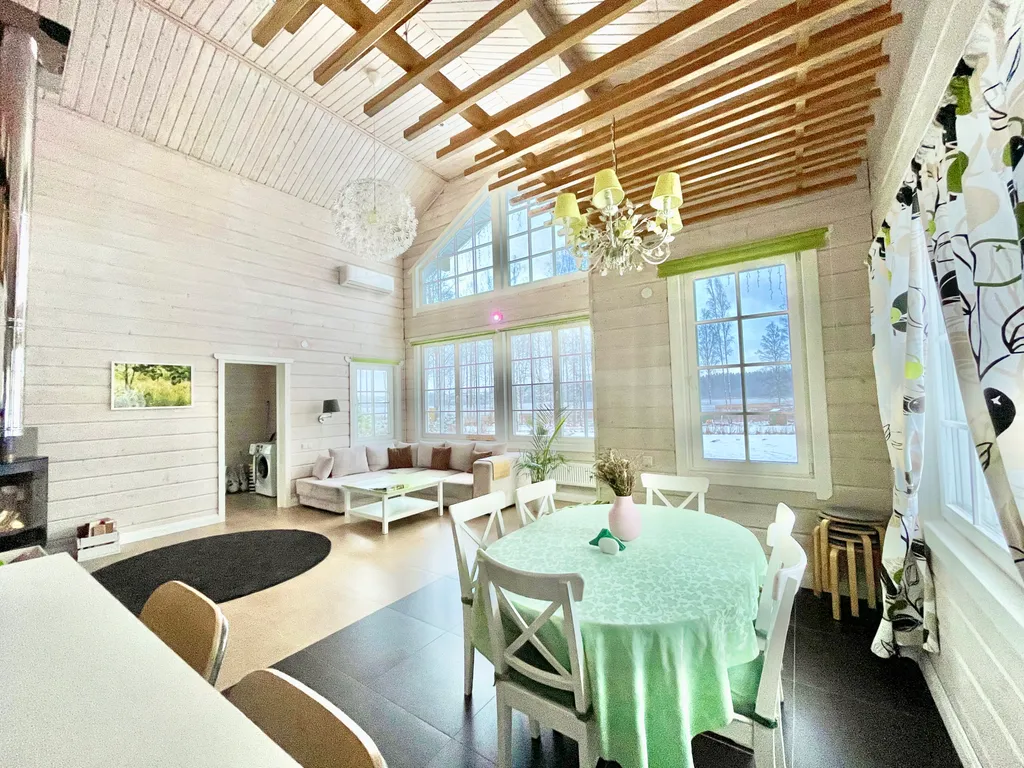 Коттедж сауной и камином