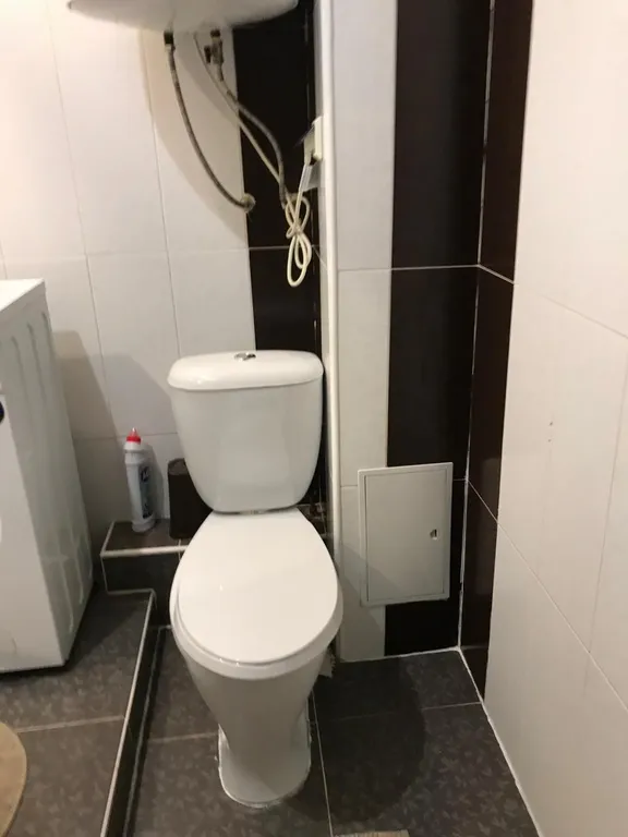 Просторная, уютная трёхкомнатная квартира в центре Пицунды