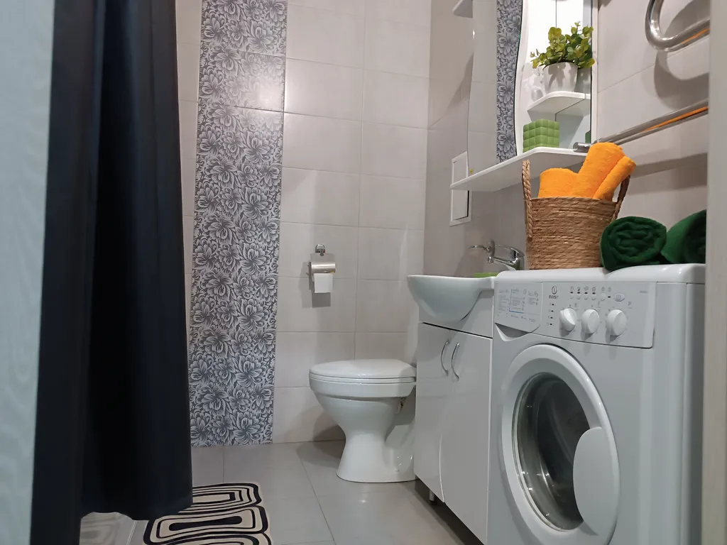 Великолепная студия с интересным дизайном в стиле французского кафе