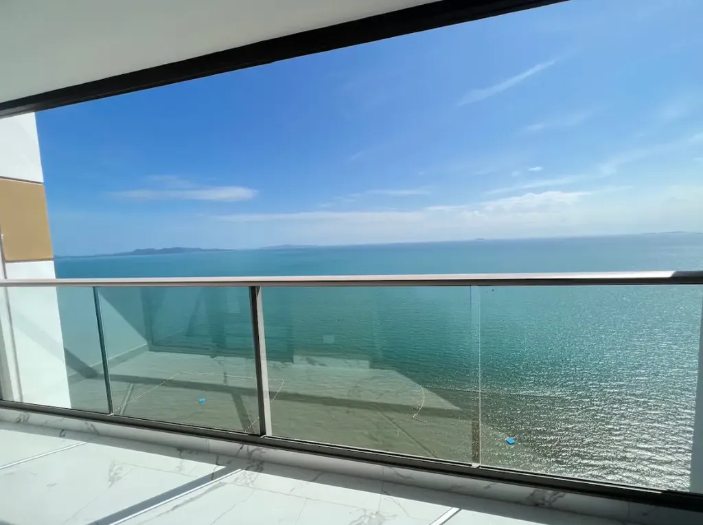 Copacabana Beach Jomtien Super Luxury Panoramic Ocean Front 1494