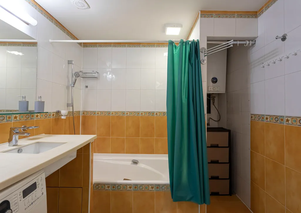 Уютная 3-комнатная квартира в центре с видом на море