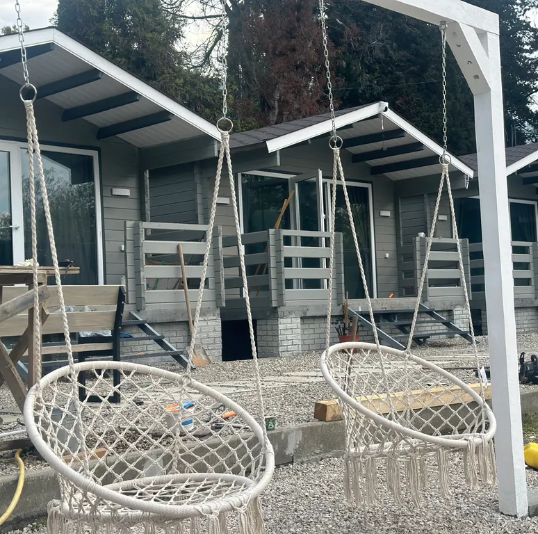 Дом с панорамными окнами с видом на море