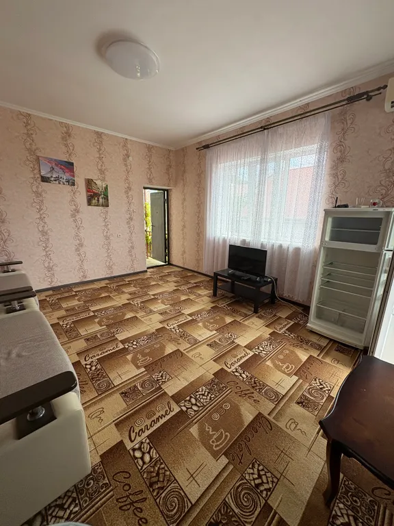 Квартира Четырёхместный номер с санузлом — аренда посуточно в Дивноморское