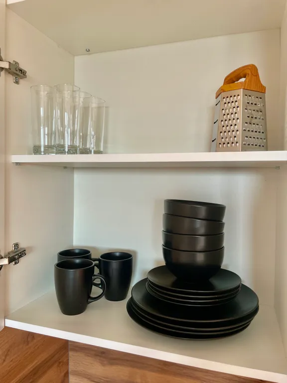 Хороший вид, парк и метро в шаговой доступности.