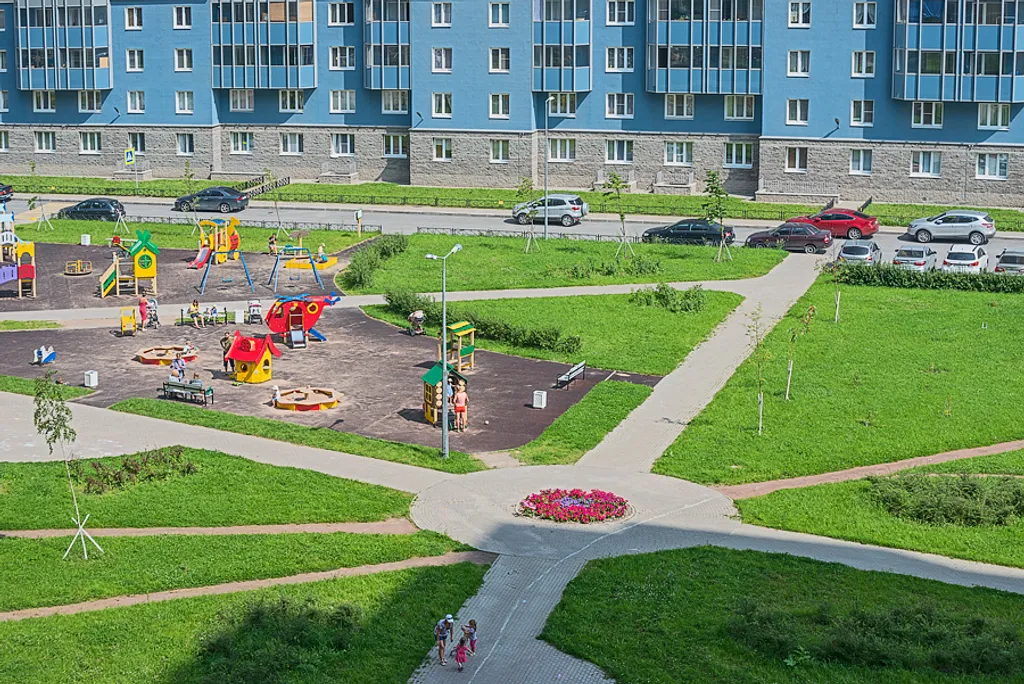 Рядом с метро отчётные документы и есть куда поставить машину