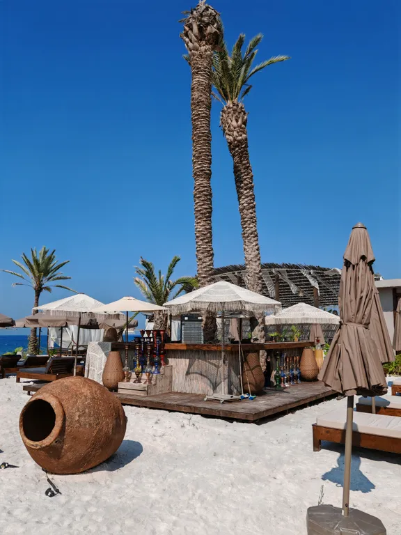 Квартира в Azura World c видом на бассейн и аквапарком