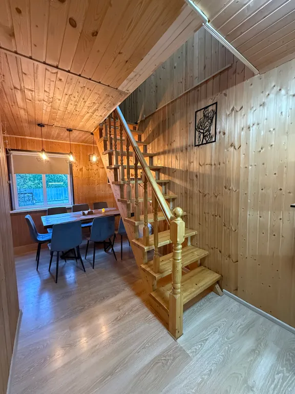 Дом 85m2 — с бассейном, с видом на лес, с кухней