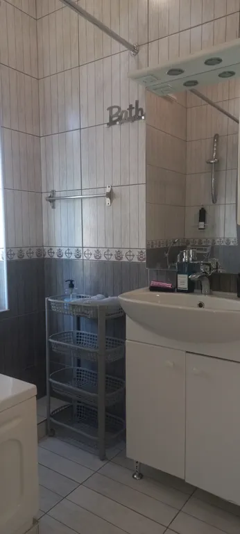 Дом с террасой на берегу моря