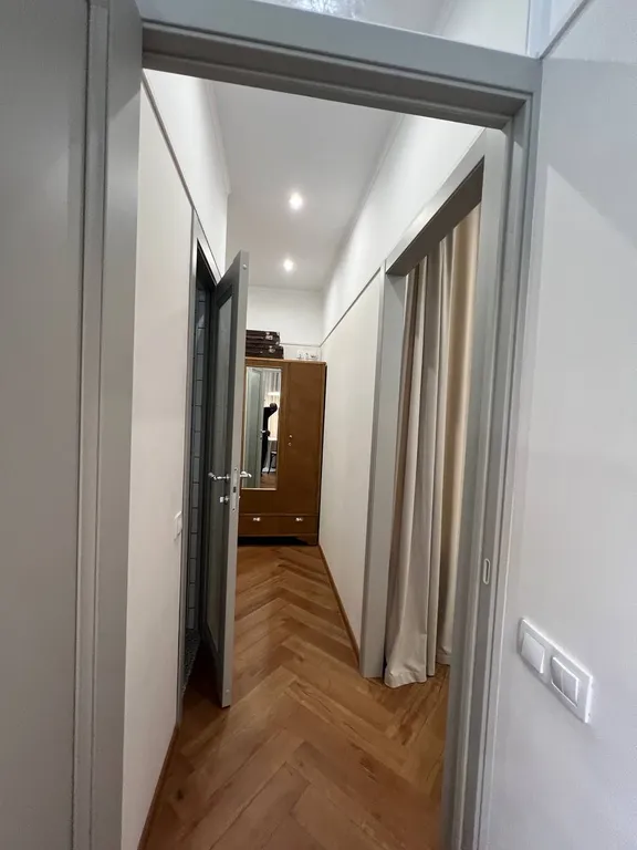 Квартира с современным минимализмом и винтажным шармом