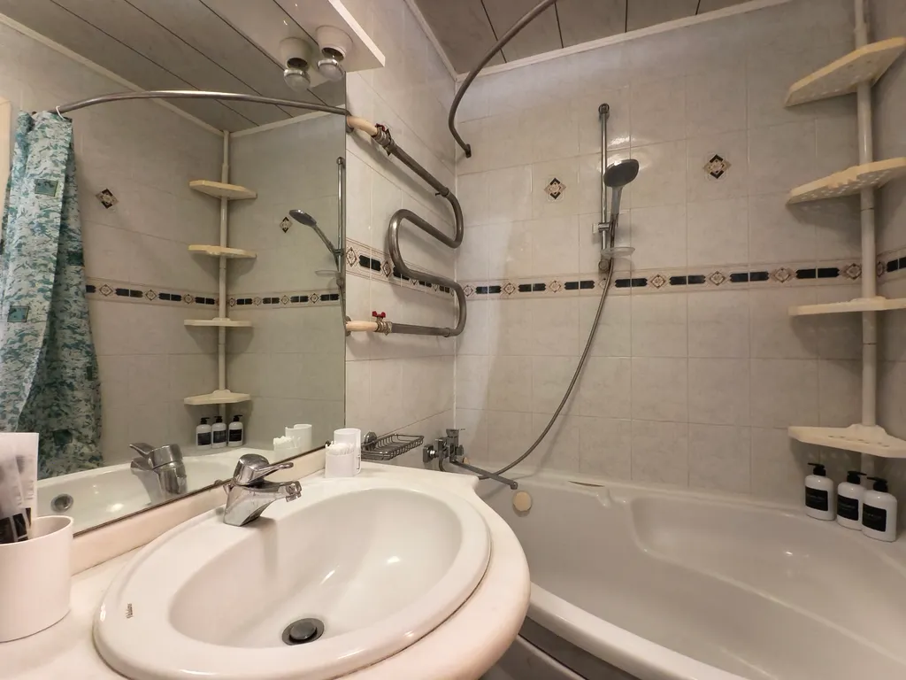 Комфортная трехкомнатная квартира в центре