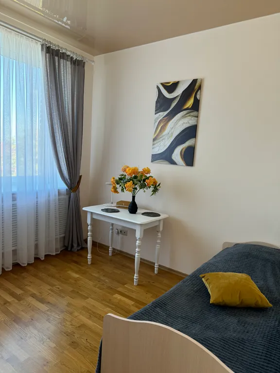 Красивая трёхкомнатная квартира в центре с видом на площадь