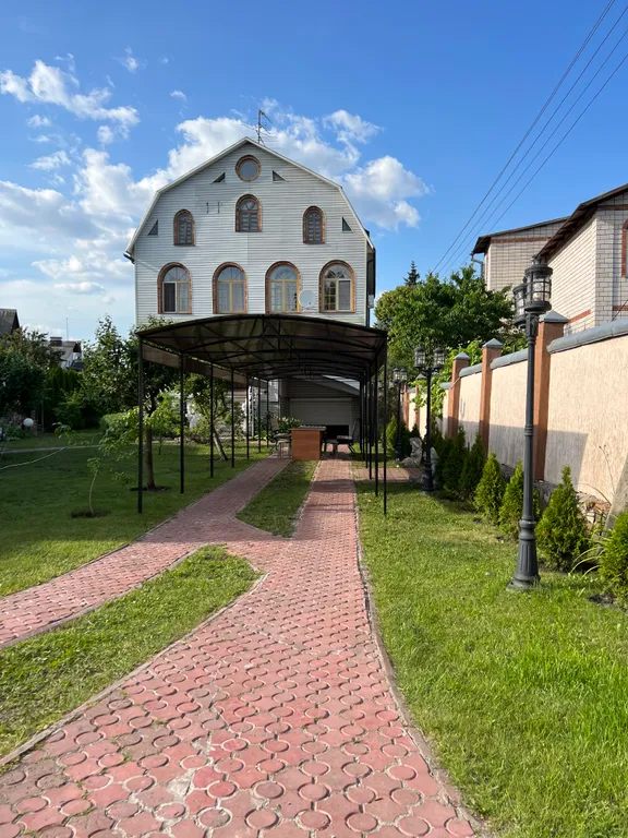 Большой, уютный дом с бильярдом в городе Гомеля. Отличное место.