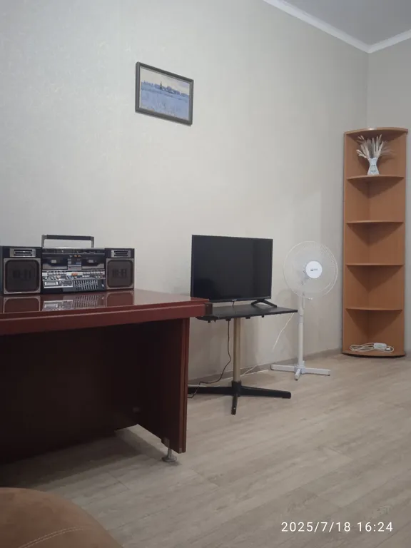 Не дорогая квартира центр всё рядом 300 метров от жд вокзала