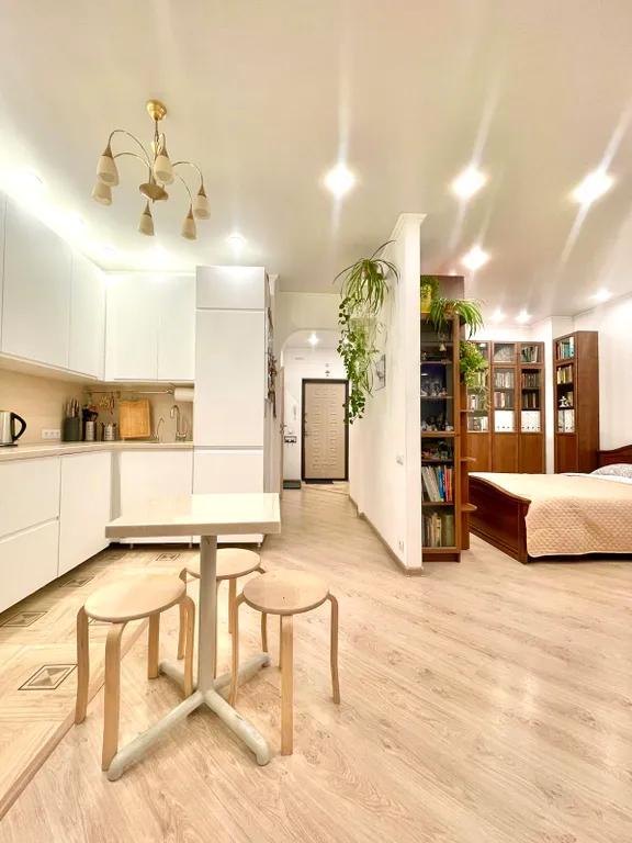 Большая студия на проспекте