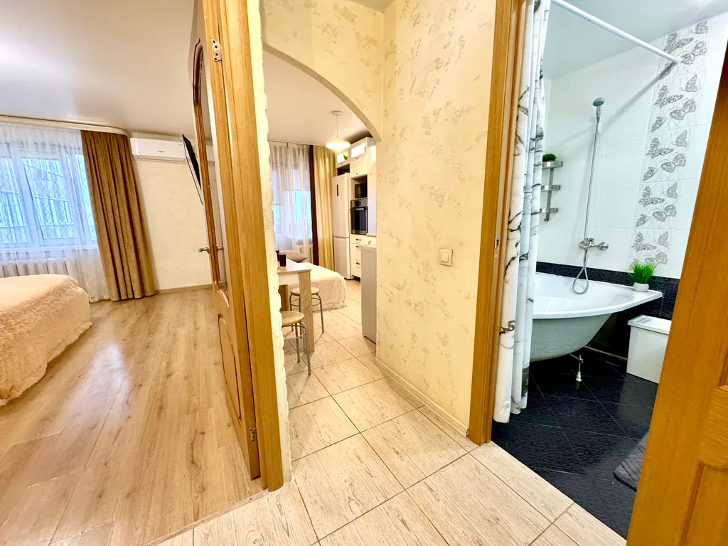 Красивая, уютная квартира в новом доме рядом с ТЦ "Космопорт"