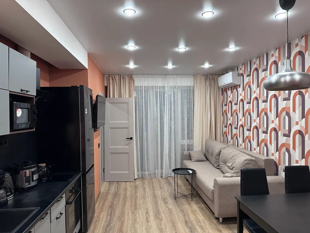 Яркая уютная просторная и позитивная квартира для запоминающего отдыха