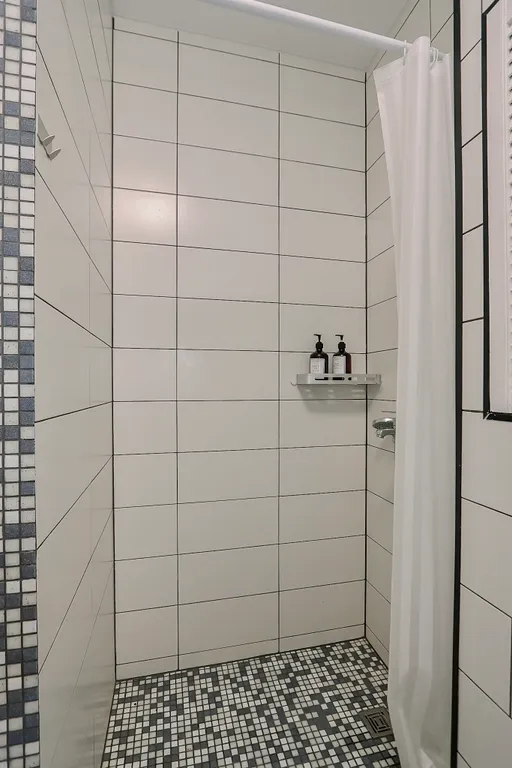 Милeйшaя студия с балконoм в центре гоpодa