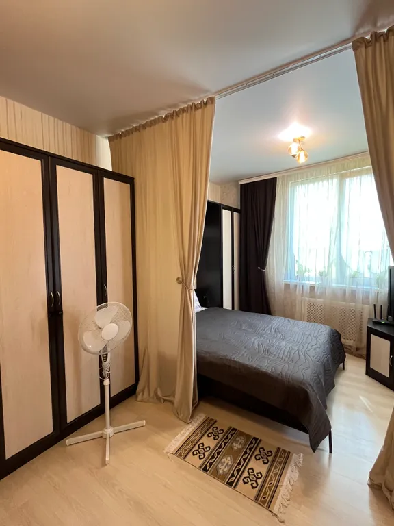 Большая квартира с зонированием и с видом на лес