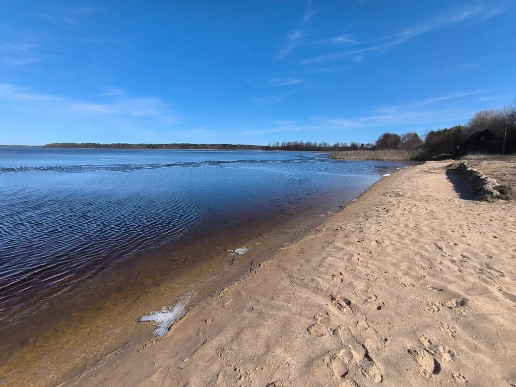 Дом на берегу с видом на Селигер