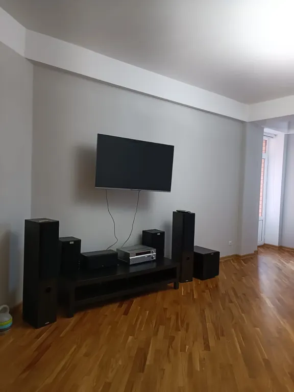 Просторная квартира с видом на море