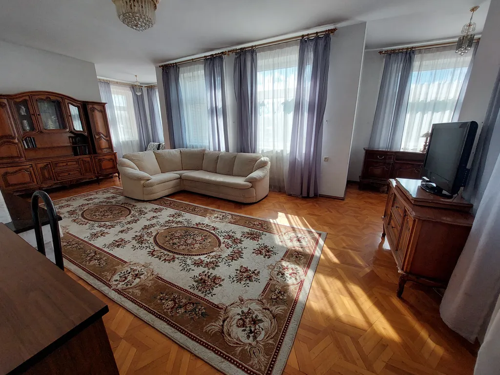 Коттедж Большой дом в центре города — Геленджик