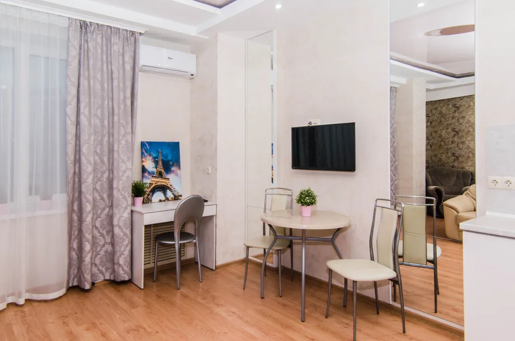 Уютная студия с джакузи в центре