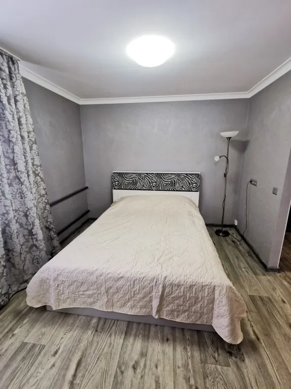 Квартира находится в центре города около вокзала