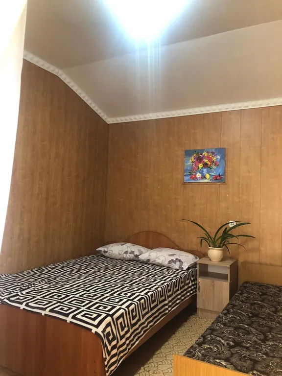 Просторный дом с благоухающим садом у Фаины