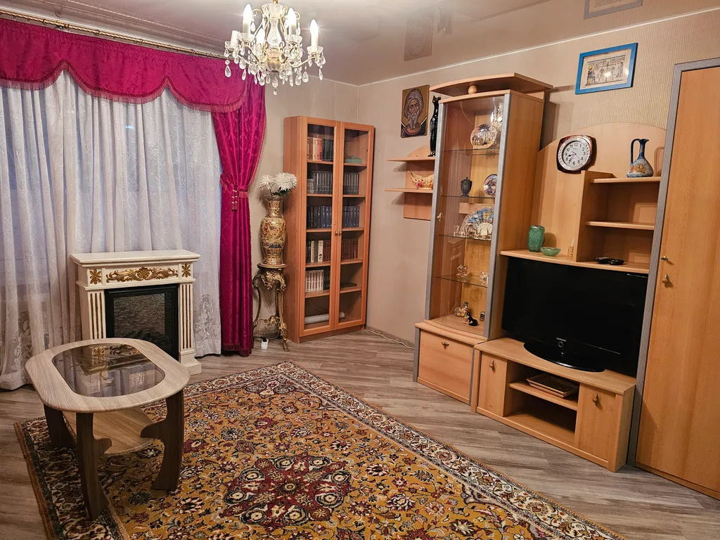 Квартира Двухкомнатная квартира с камином на Набережной Москвы — Москва