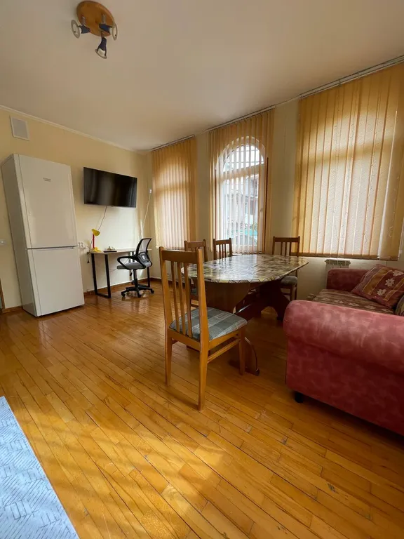 Комфортный двухэтажный дом, 9 спальных мест