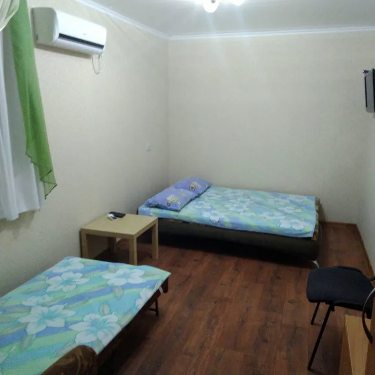 Квартира Небольшой трехместный номер с удобствами — аренда посуточно в Ейск