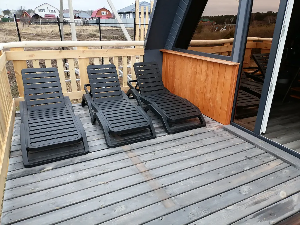 Коттедж Дом у живописного леса, на берегу ручья. — Ушакова