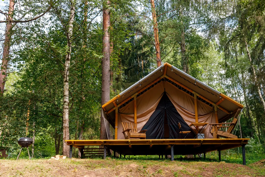 Палатка лесной домик на базе отдыха Белка