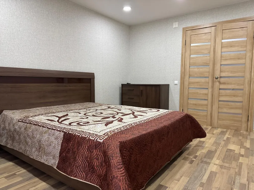 Уютная квартира в центре города, рядом с ЖД вокзалом, Цирком