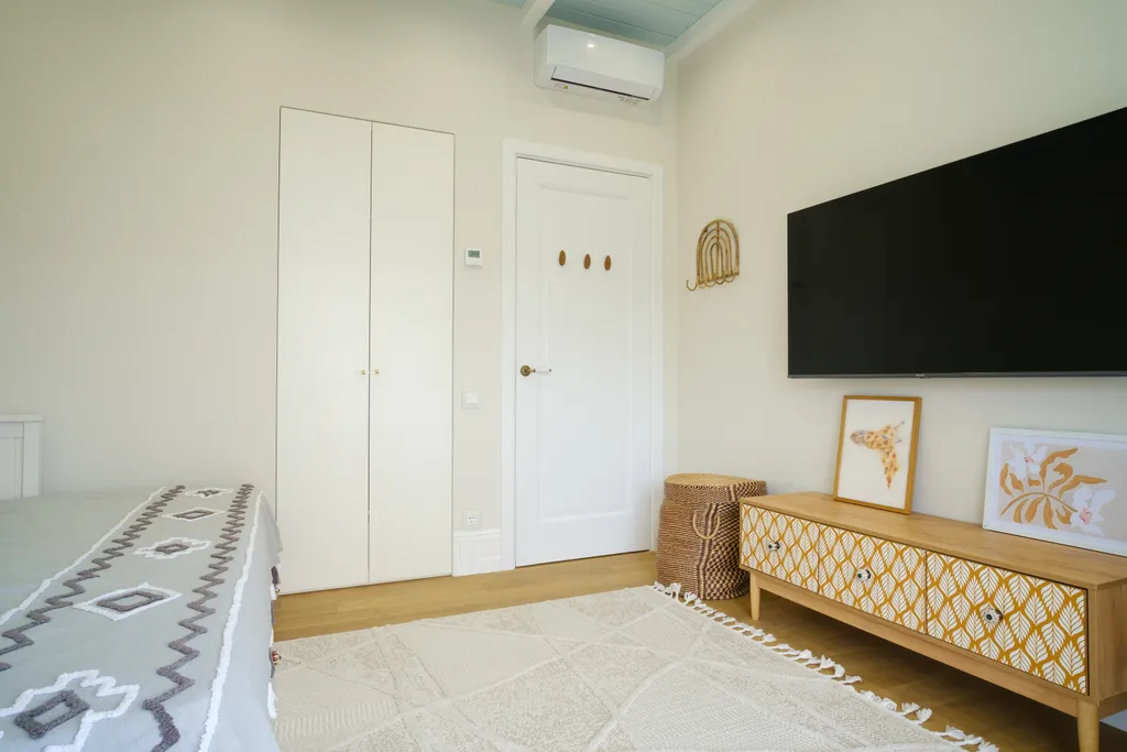 Семейный дом с территорией и видом на море