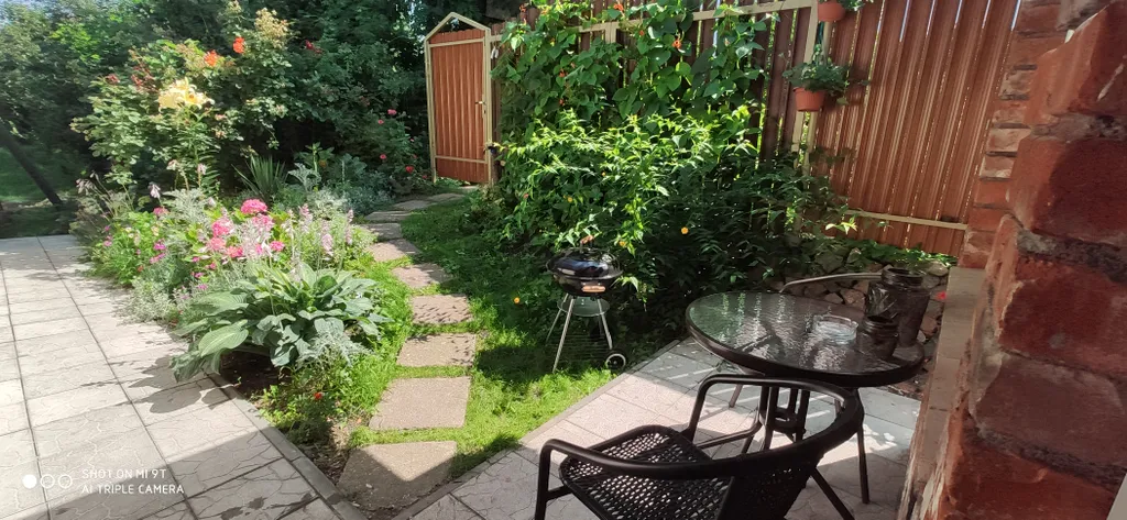 Студия с уютным двориком