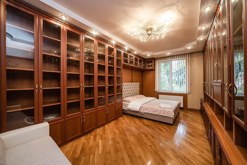 Бассейн и сауна включены